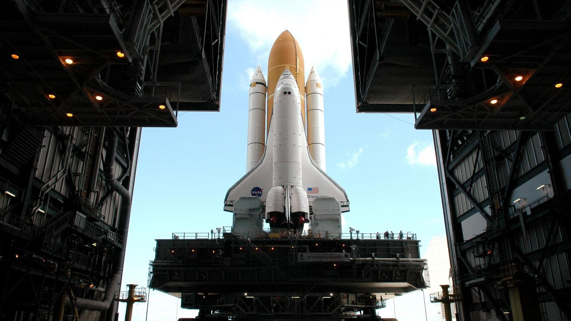 爱游戏中国-传统火把晚会舞龙舞狮，文化与运动盛大庆典